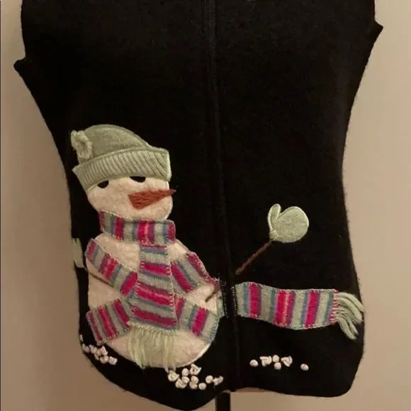 Winter/Holiday Sweater‼️ - Picture 2 of 4